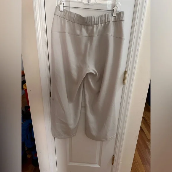 LULULEMON ON THE FLY CROP WIDE LEG - Picture 2 of 4